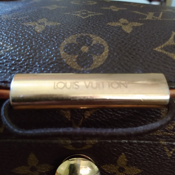 Louis Vuitton (Authentic) Messenger Bag - Picture 12 of 12